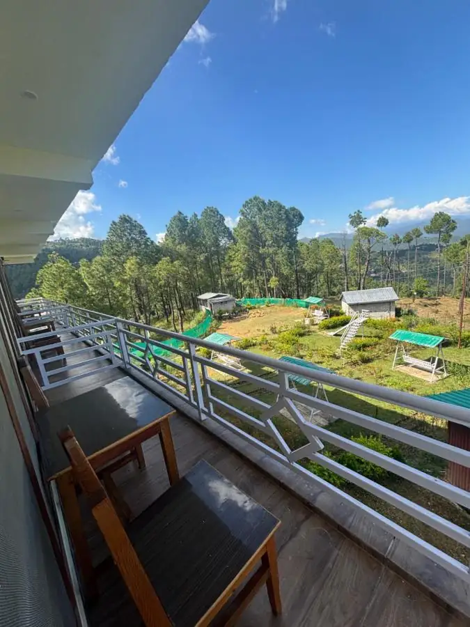 Deluxe Room at Lap of Himalayas — photo 5