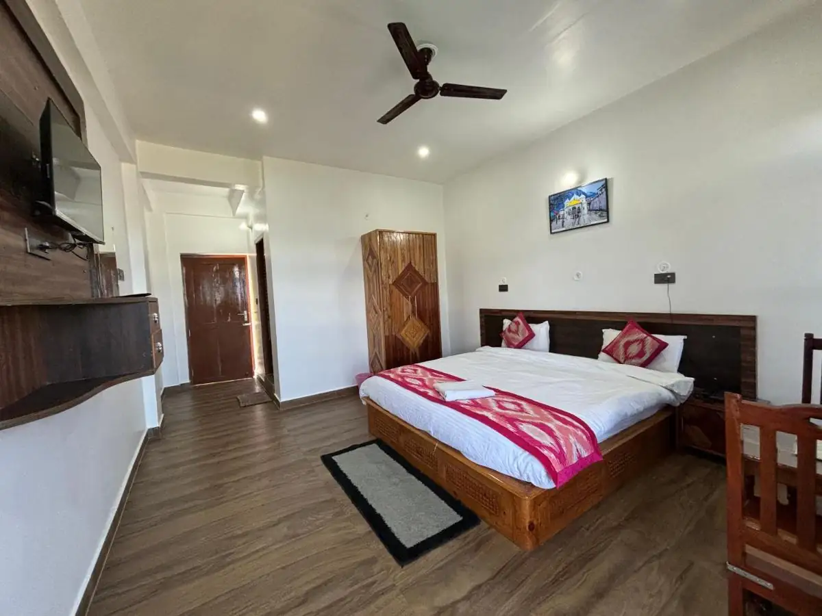 Deluxe Room at Lap of Himalayas — photo 1